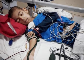 8 yaşındaki kanser hastası Ahmet ‘baba, baba…’ diye hastanede son nefesini verdi